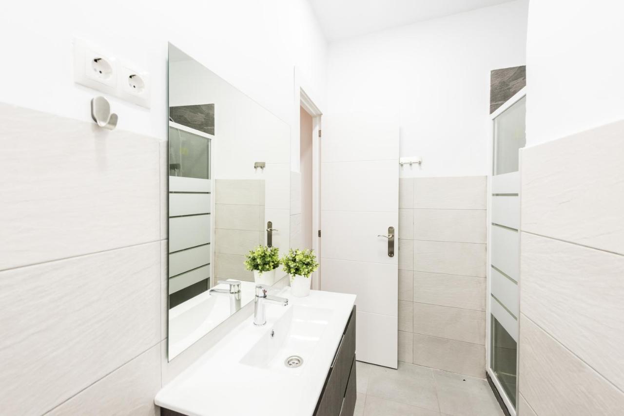 Apartamentos En Sol, Madrid Centro Kamer foto